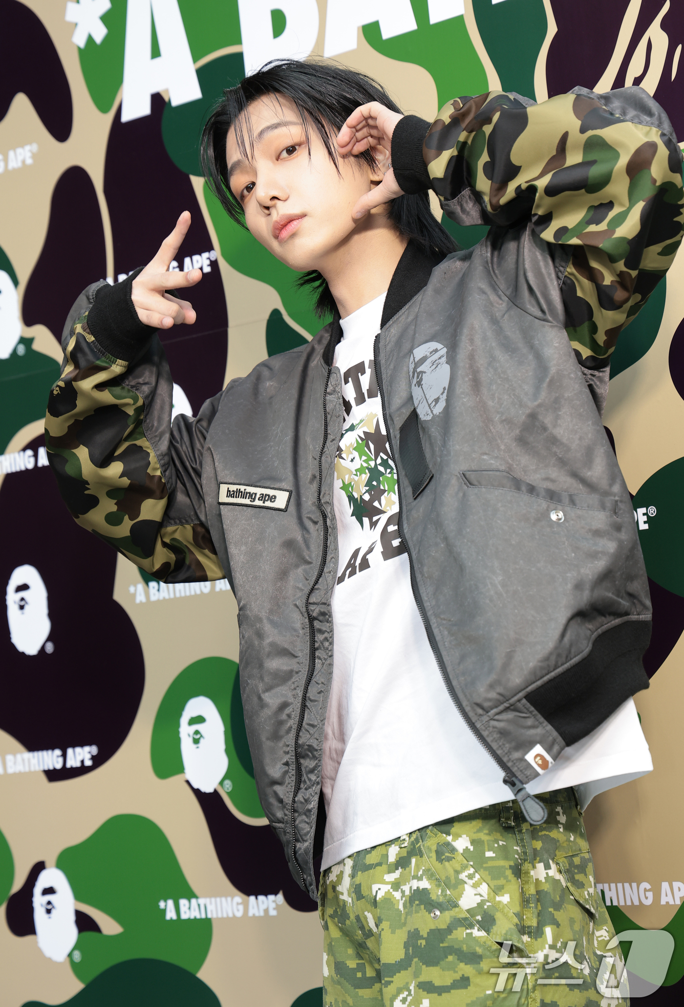 (서울=뉴스1) 권현진 기자 = 보이넥스트도어 명재현이 4일 서울 강남구 한 매장에서 열린 그랜드 오픈 행사에 참석해 포즈를 취하고 있다. 2026.3.4/뉴스1