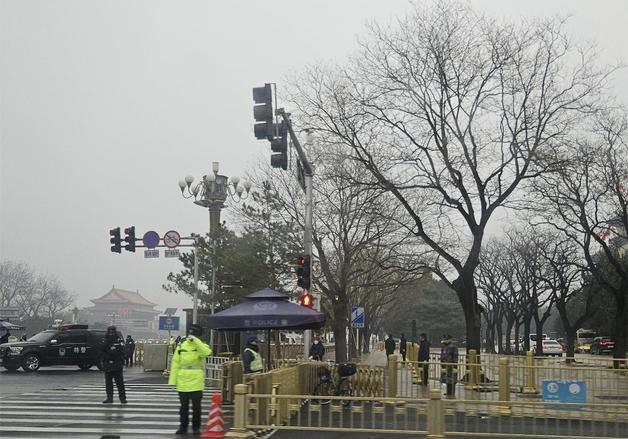中 최대 정치행사 양회 개막…지도부 연쇄 낙마에 슬림해진 주석단
