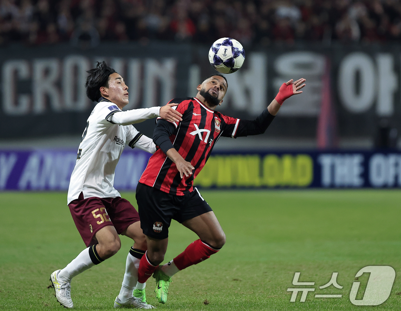 (서울=뉴스1) 박정호 기자 = 4일 오후 서울시 마포구 월드컵로 서울월드컵경기장에서 열린 아시아축구연맹(AFC) 챔피언스리그 엘리트(ACLE) 16강 1차전 FC서울과 비셀 고베 …