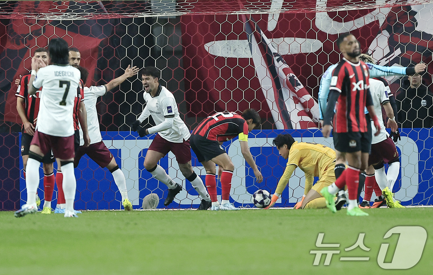 (서울=뉴스1) 박정호 기자 = 4일 오후 서울시 마포구 월드컵로 서울월드컵경기장에서 열린 아시아축구연맹(AFC) 챔피언스리그 엘리트(ACLE) 16강 1차전 FC서울과 비셀 고베 …