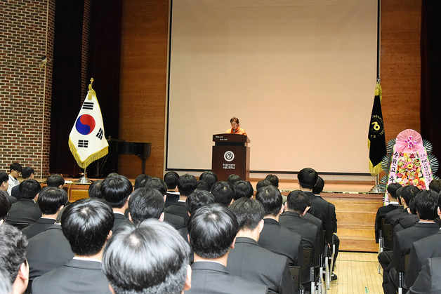윤지윤 수원고 이사장 "인성·학업 두루 갖춘 '글로벌 인재' 양성"