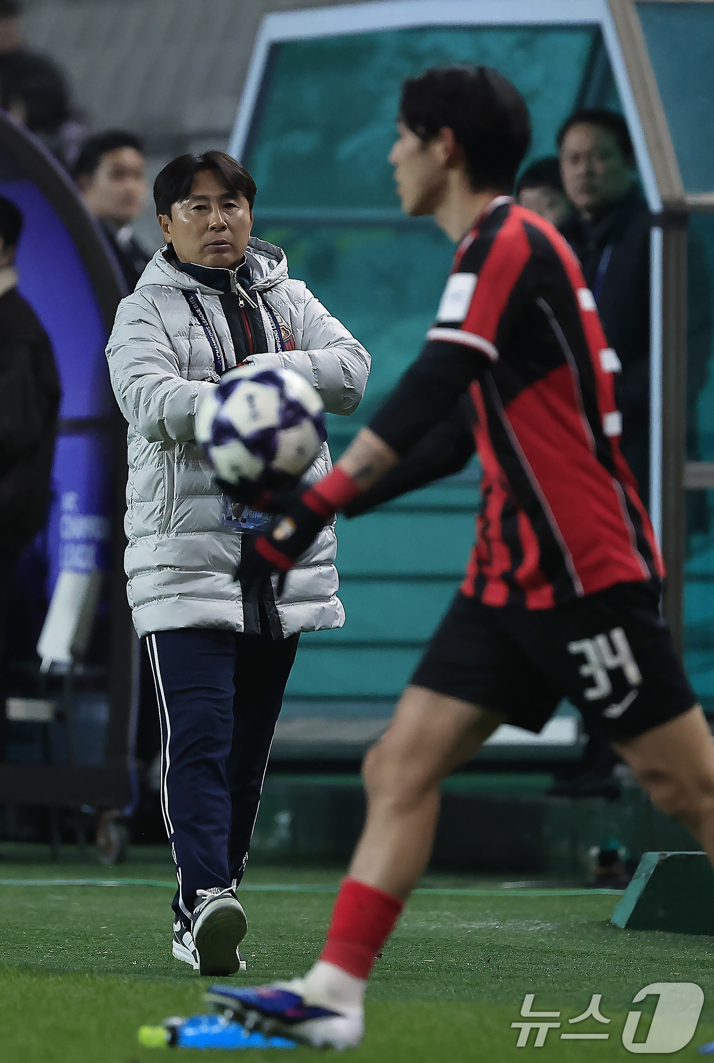 (서울=뉴스1) 박정호 기자 = 4일 오후 서울시 마포구 월드컵로 서울월드컵경기장에서 열린 아시아축구연맹(AFC) 챔피언스리그 엘리트(ACLE) 16강 1차전 FC서울과 비셀 고베 …