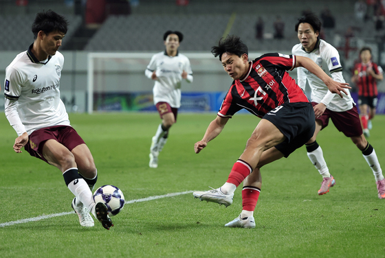 고베에 막히는 조영욱의 슛