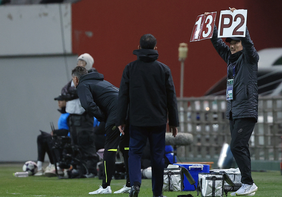 비셀 고베의 작전 지시 스타일