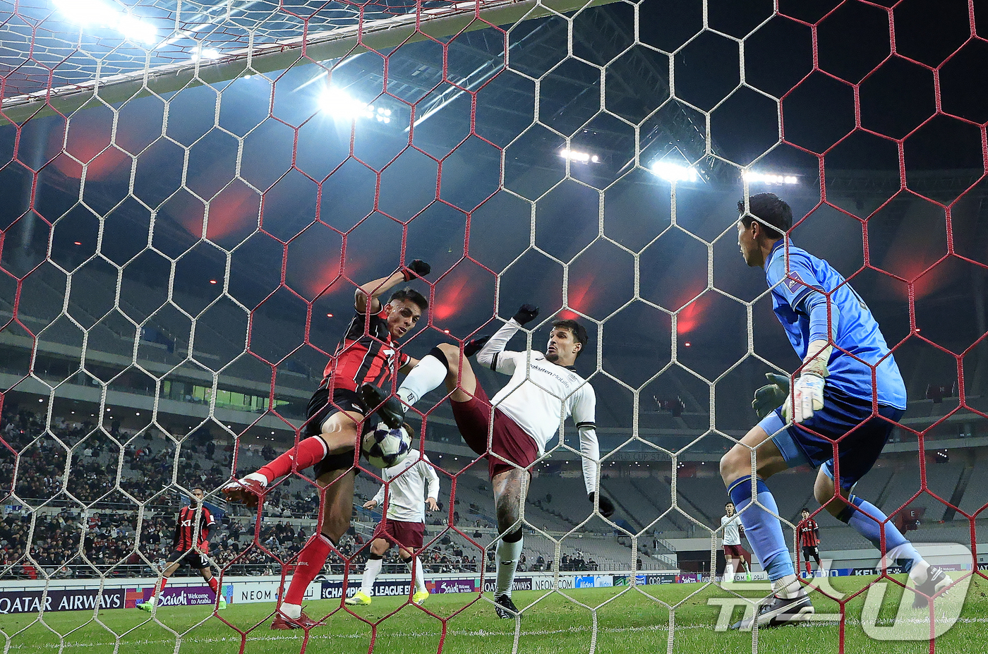 (서울=뉴스1) 박정호 기자 = 4일 오후 서울시 마포구 월드컵로 서울월드컵경기장에서 열린 아시아축구연맹(AFC) 챔피언스리그 엘리트(ACLE) 16강 1차전 FC서울과 비셀 고베 …