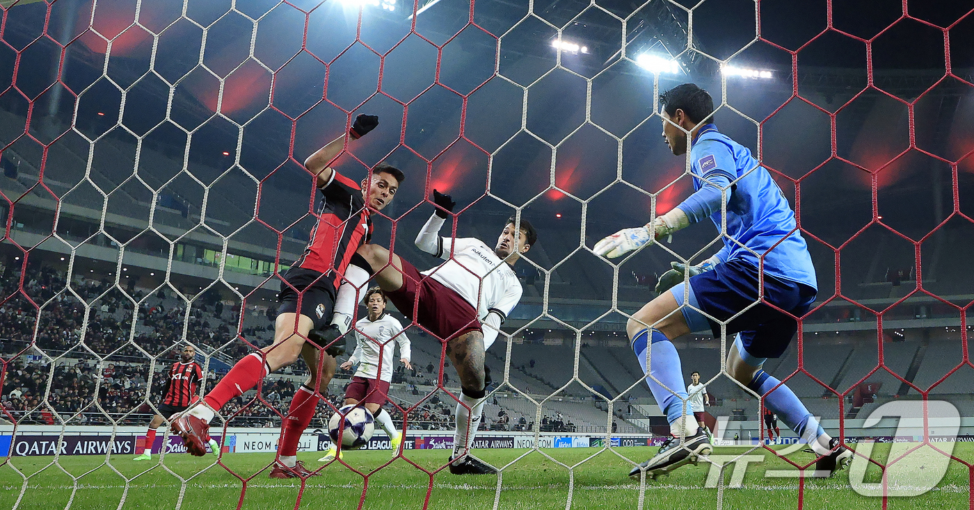 (서울=뉴스1) 박정호 기자 = 4일 오후 서울시 마포구 월드컵로 서울월드컵경기장에서 열린 아시아축구연맹(AFC) 챔피언스리그 엘리트(ACLE) 16강 1차전 FC서울과 비셀 고베 …