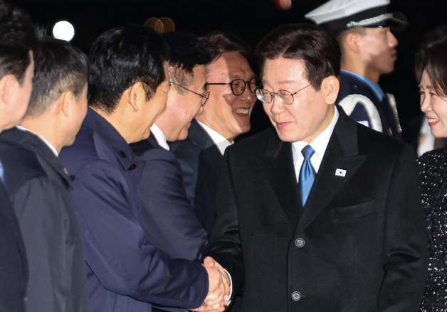 李대통령, 동남아 순방 마치고 귀국…'AI·원전·조선' 아세안 확장