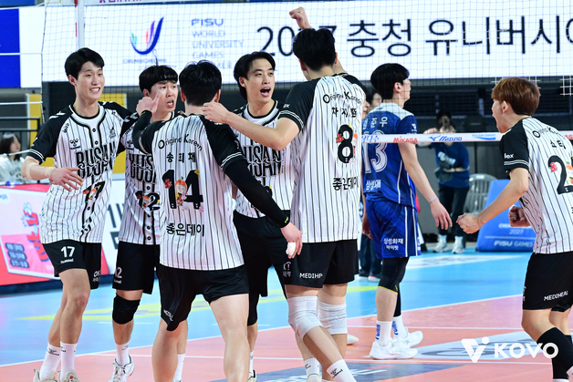 '0-2→3-2' OK저축은행 4연패 탈출…삼성화재는 12연패