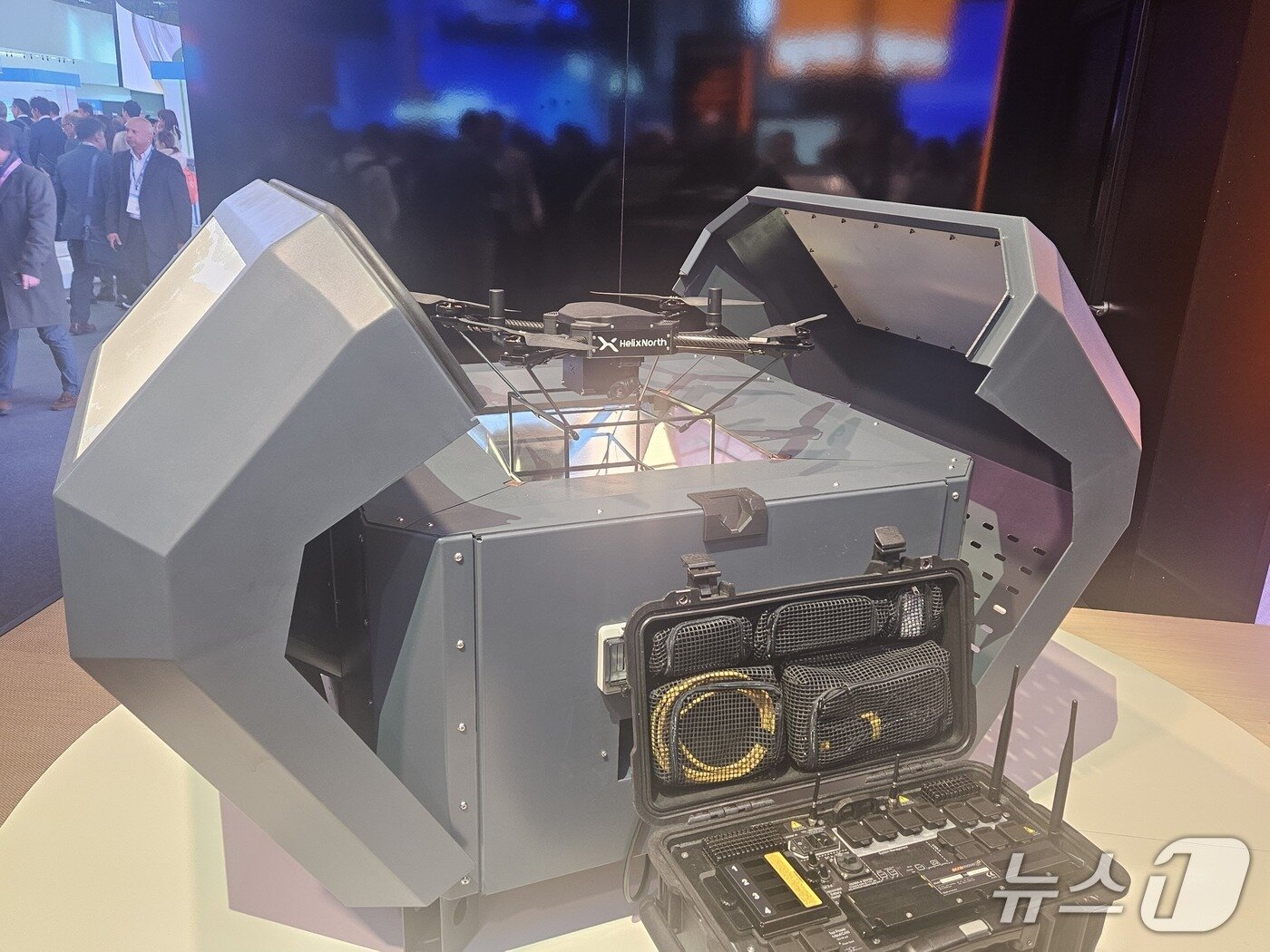 본문 이미지 - 오렌지의 '포레스트 스마트 가디언' 플랫폼에 활용되는 드론.