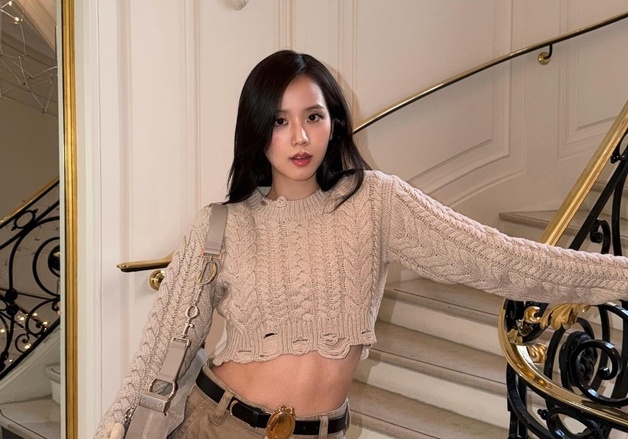 블랙핑크 지수, 크롭 니트 사이 '탄탄' 복근…미모도 독보적 [N샷]