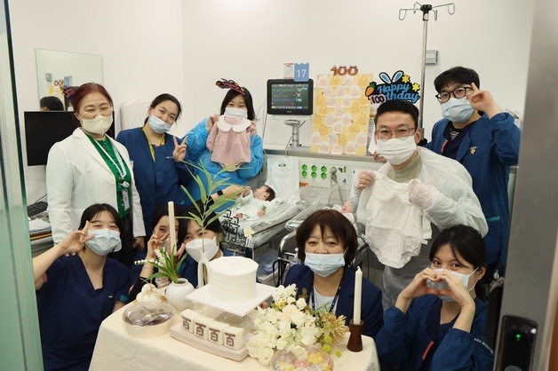 "24주 5일 680g 초극소 저체중아 쌍둥이 '여기'서 건강히 퇴원"