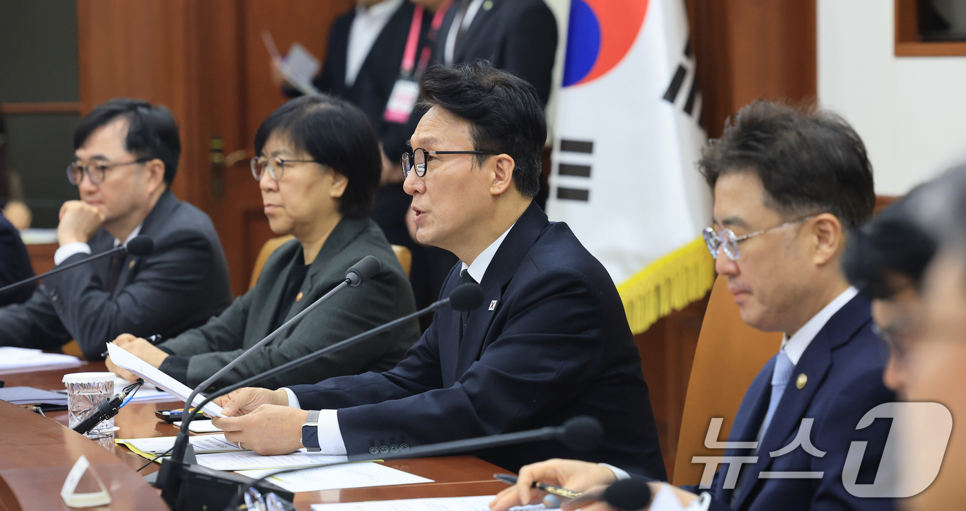 (서울=뉴스1) 임세영 기자 = 김민석 국무총리가 5일 서울 종로구 정부서울청사에서 열린 국가정책조정회의에서 모두발언을 하고 있다. 2026.3.5/뉴스1