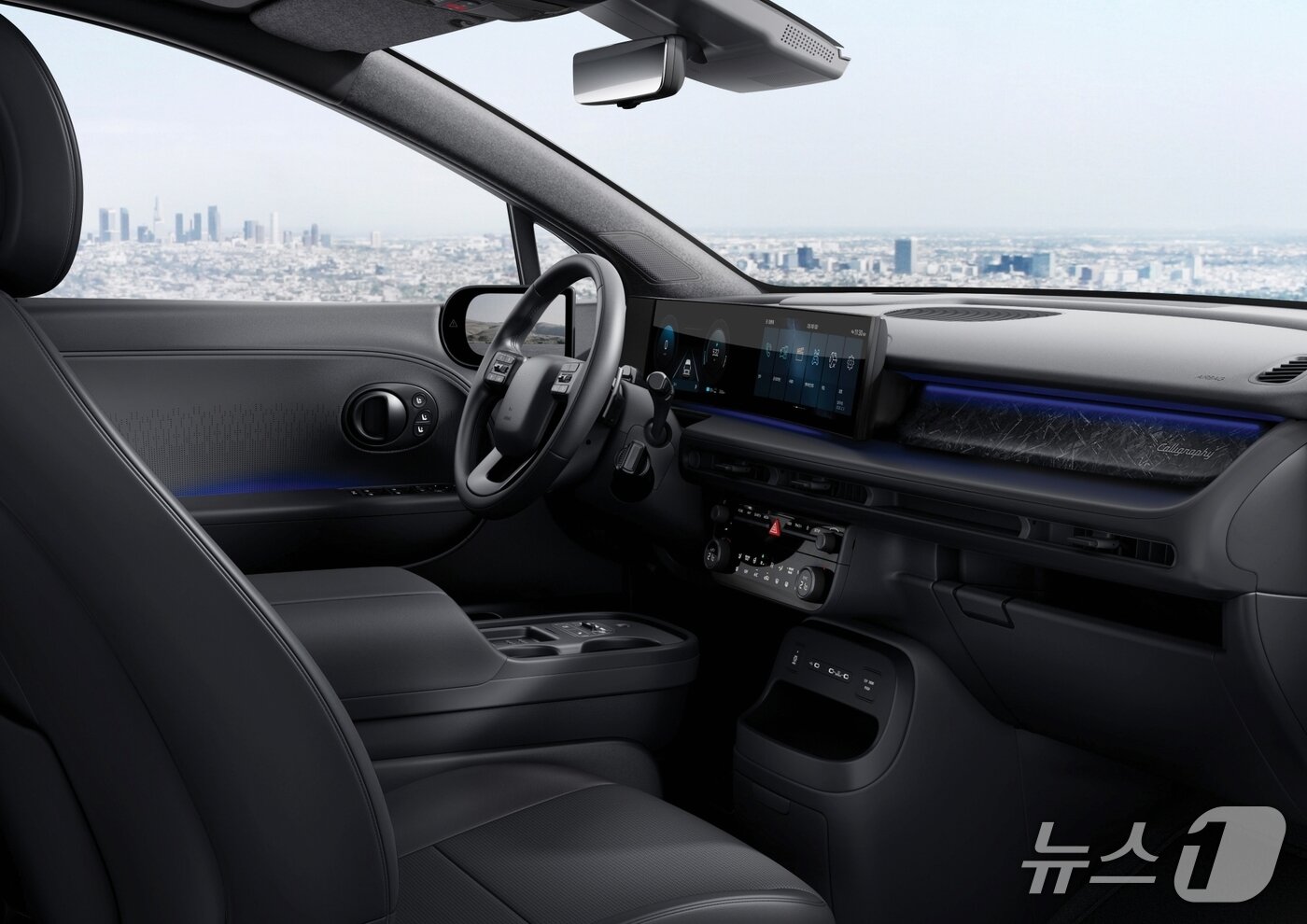 본문 이미지 - 2027 아이오닉 9 내장(캘리그래피 트림 블랙잉크 패키지)