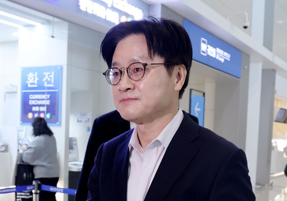 잠수함 수주 지원 위해 출국하는 김정관 장관