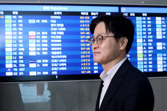 김정관 장관, 잠수함 수주 지원 위해 출국