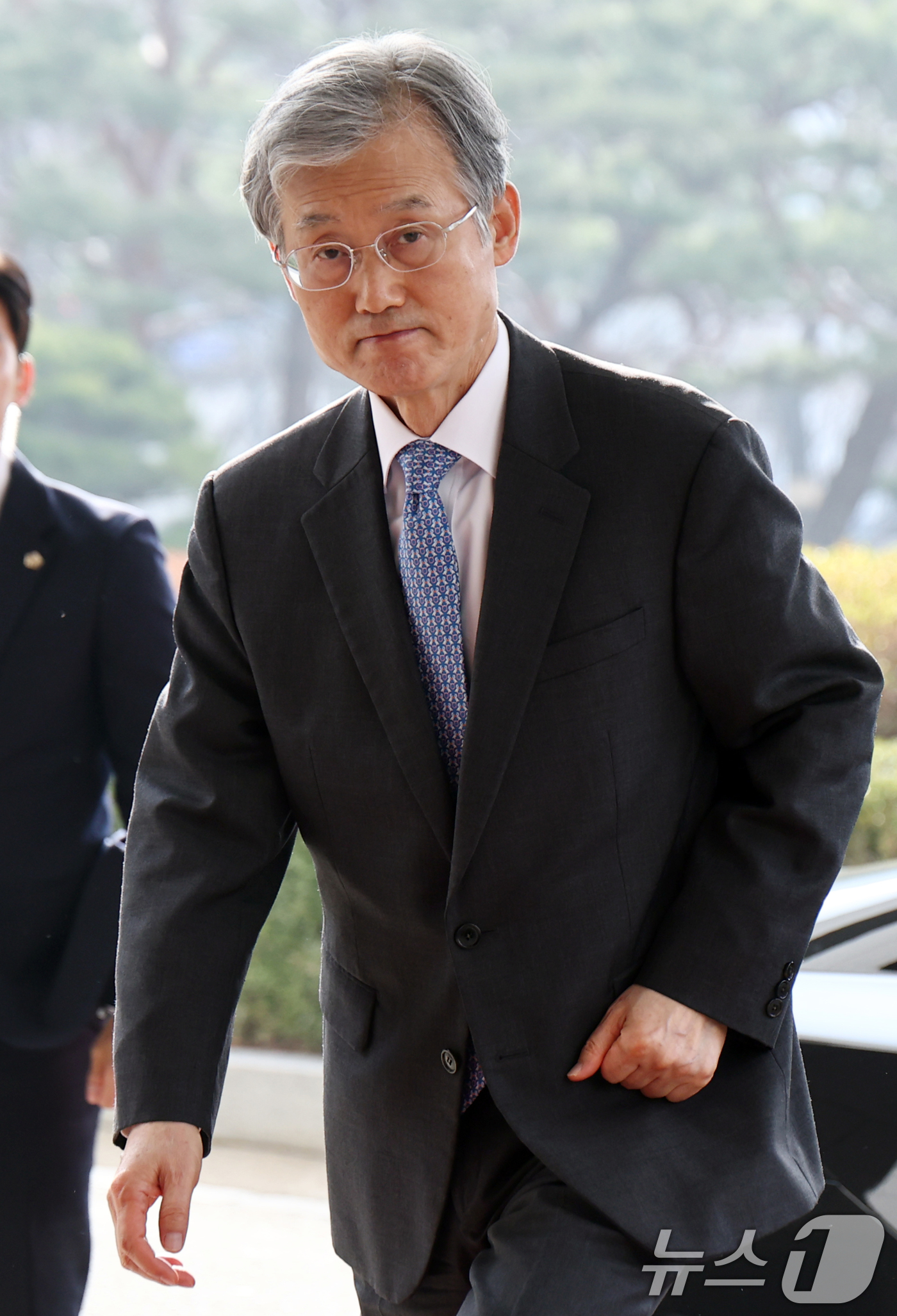 (서울=뉴스1) 김명섭 기자 = 조희대 대법원장이 5일 오전 서울 서초구 대법원으로 출근하고 있다.  2026.3.5/뉴스1