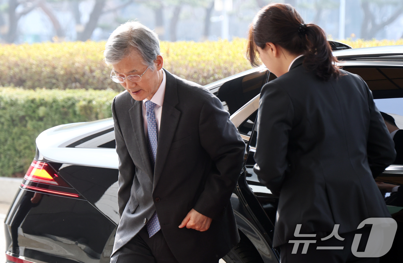 (서울=뉴스1) 김명섭 기자 = 조희대 대법원장이 5일 오전 서울 서초구 대법원으로 출근하고 있다.  2026.3.5/뉴스1