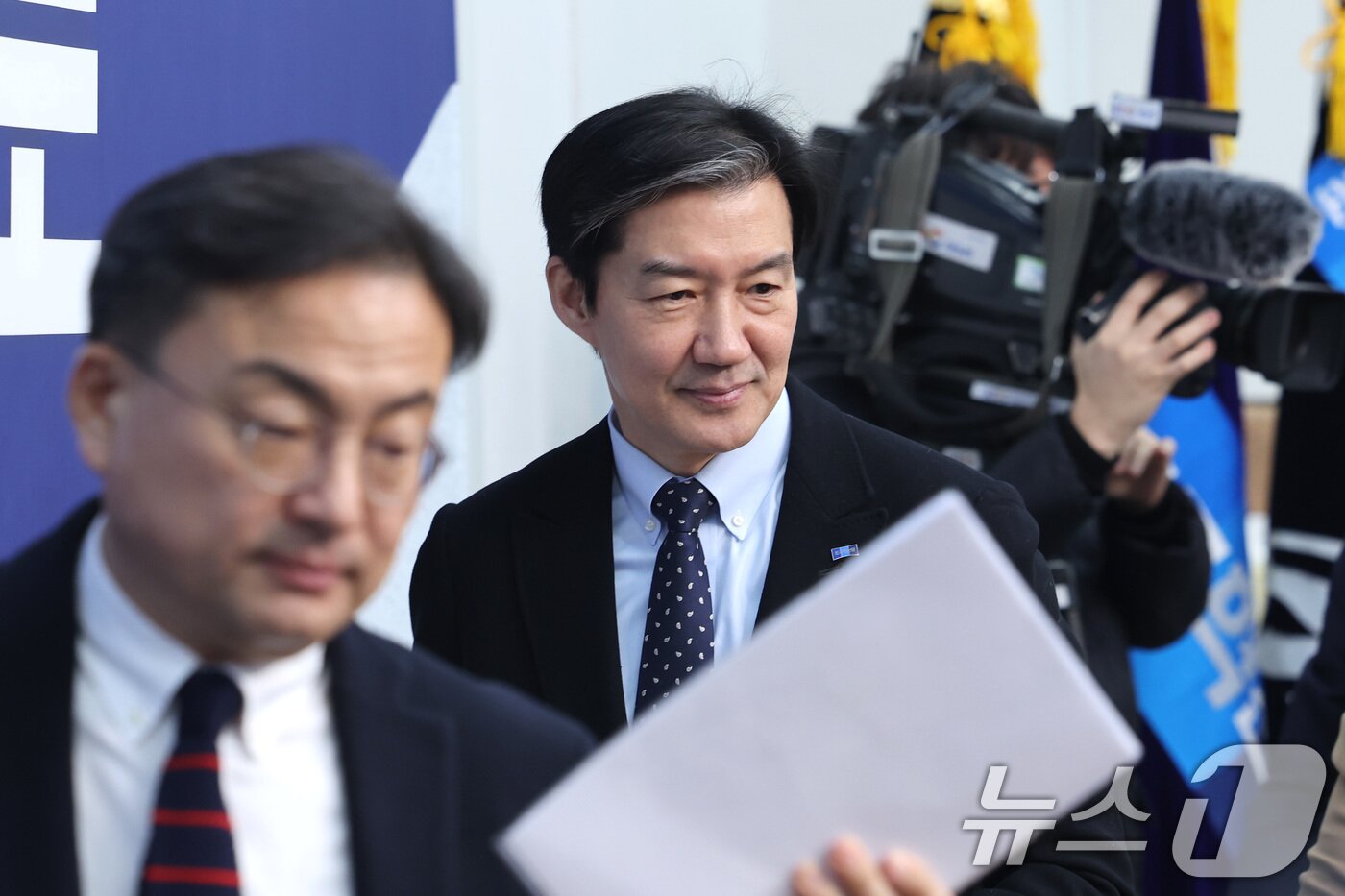 본문 이미지 - 조국 조국혁신당 대표가 5일 서울 여의도 국회에서 열린 최고위원회의에 참석하고 있다. 2026.3.5 ⓒ 뉴스1 신웅수 기자