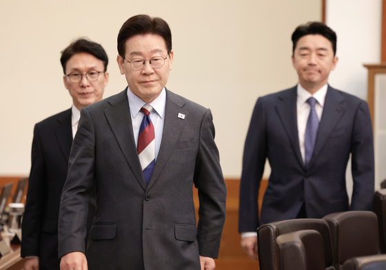 이재명 대통령, 임시국무회의 입장