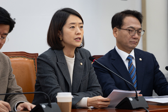 40대 고민정, 60대 당권주자 3인방과 경쟁…8일 출마선언