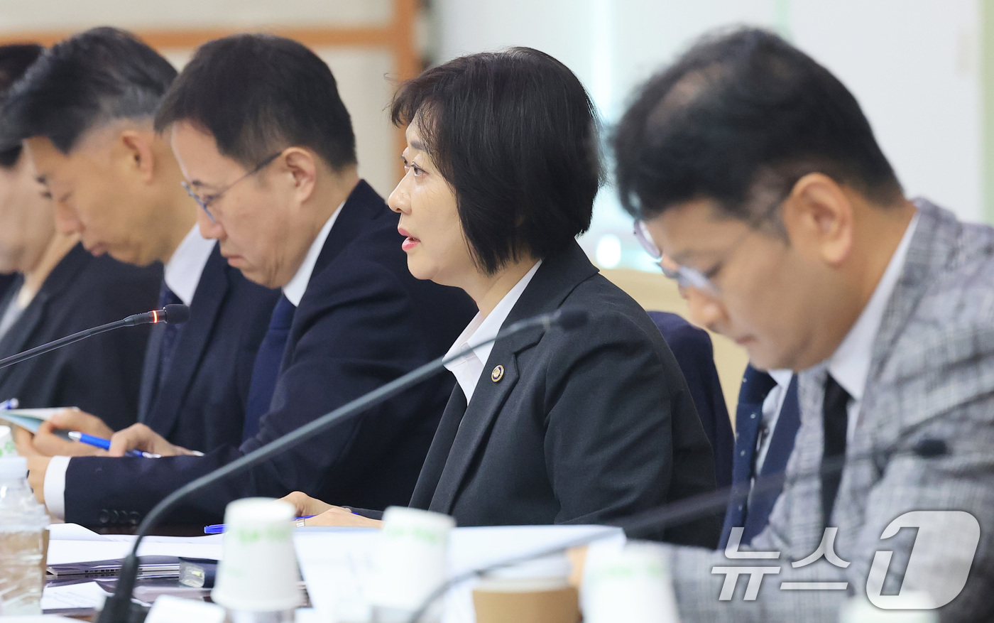 (서울=뉴스1) 임세영 기자 = 이스란 보건복지부 제1차관이 5일 서울 종로구 정부서울청사에서 열린 제3차 통합돌봄정책위원회에서 모두발언을 하고 있다. 2026.3.5/뉴스1