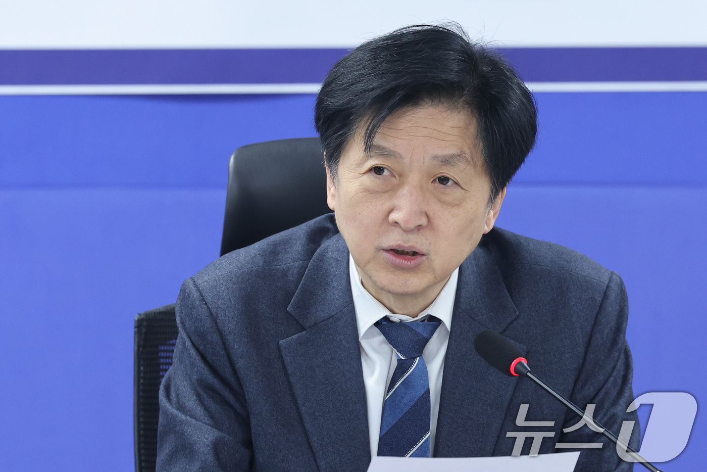 (서울=뉴스1) 신웅수 기자 = 오기형 더불어민주당 코리아 프리미엄 K-자본시장특별위원회 위원장이 5일 서울 여의도 국회 의원회관에서 열린 업무보고에서 발언하고 있다. 2026.3 …