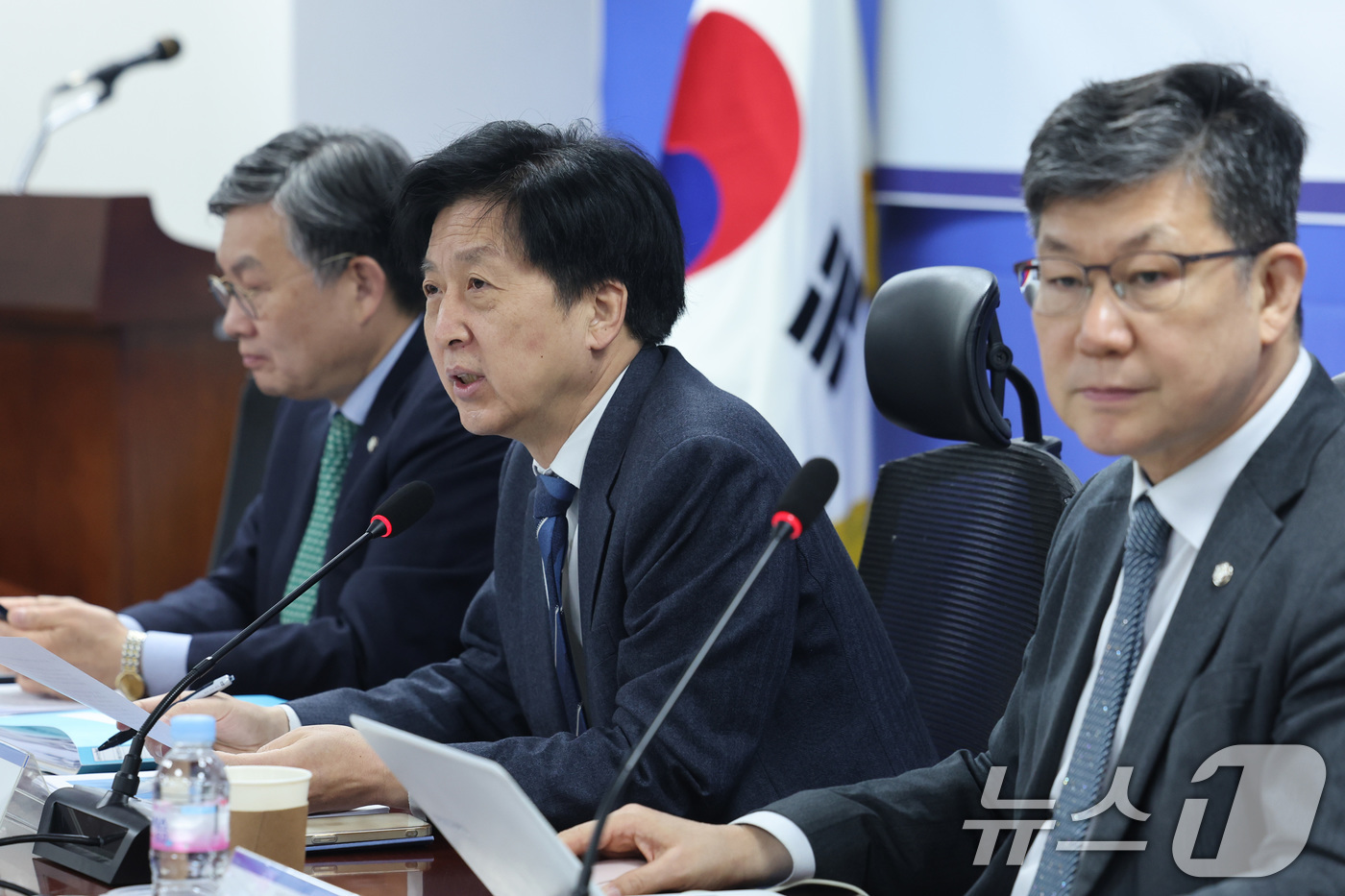 (서울=뉴스1) 신웅수 기자 = 오기형 더불어민주당 코리아 프리미엄 K-자본시장특별위원회 위원장이 5일 서울 여의도 국회 의원회관에서 열린 업무보고에서 발언하고 있다. 2026.3 …