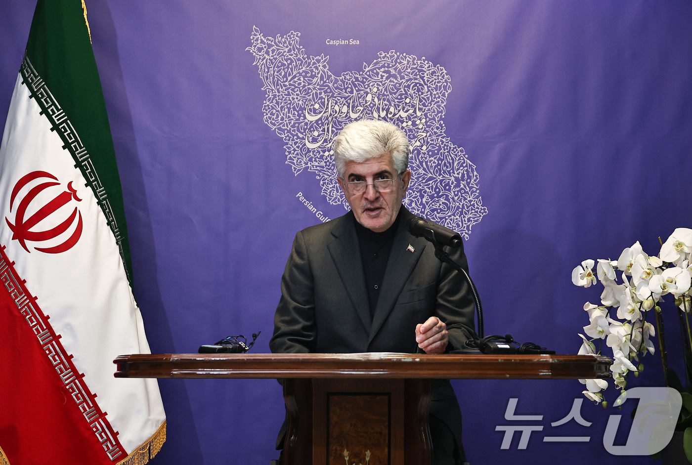 (서울=뉴스1) 최지환 기자 = 사이드 쿠제치 주한 이란 대사가 5일 오전 서울 용산구 주한 이란 대사관에서 미국·이스라엘의 대이란 공격과 관련한 이란 정부의 입장을 발표하고 있다 …