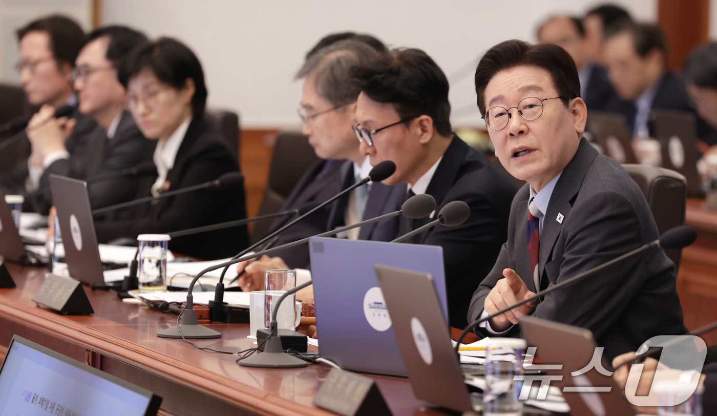 (서울=뉴스1) 이재명 기자 = 이재명 대통령이 5일 청와대에서 열린 임시 국무회의에서 발언하고 있다. 2026.3.5/뉴스1