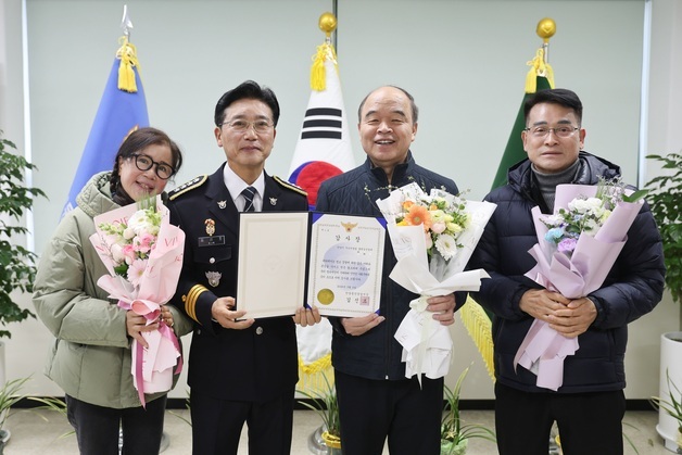 "순찰 중 쓰러진 시민 신속 구조"…안양 '둘레길 순찰대' 활약