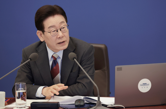 李대통령 "'다음은 북한'이란 이상한 소리 있던데 무슨 득 되나"