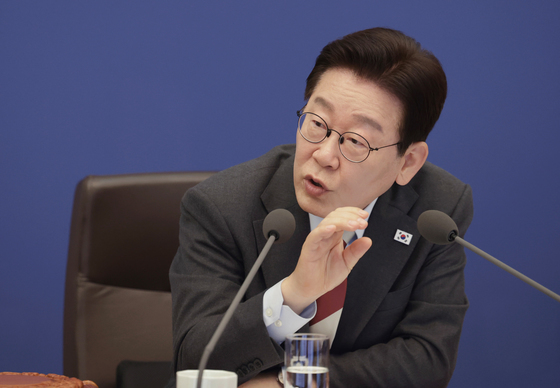 李대통령 "증시, 필요한 조정 오히려 기회…화석연료 의존도 최소화"