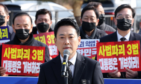 배현진 징계정지 가처분 인용…'윤어게인 vs 절윤' 갈등 격화