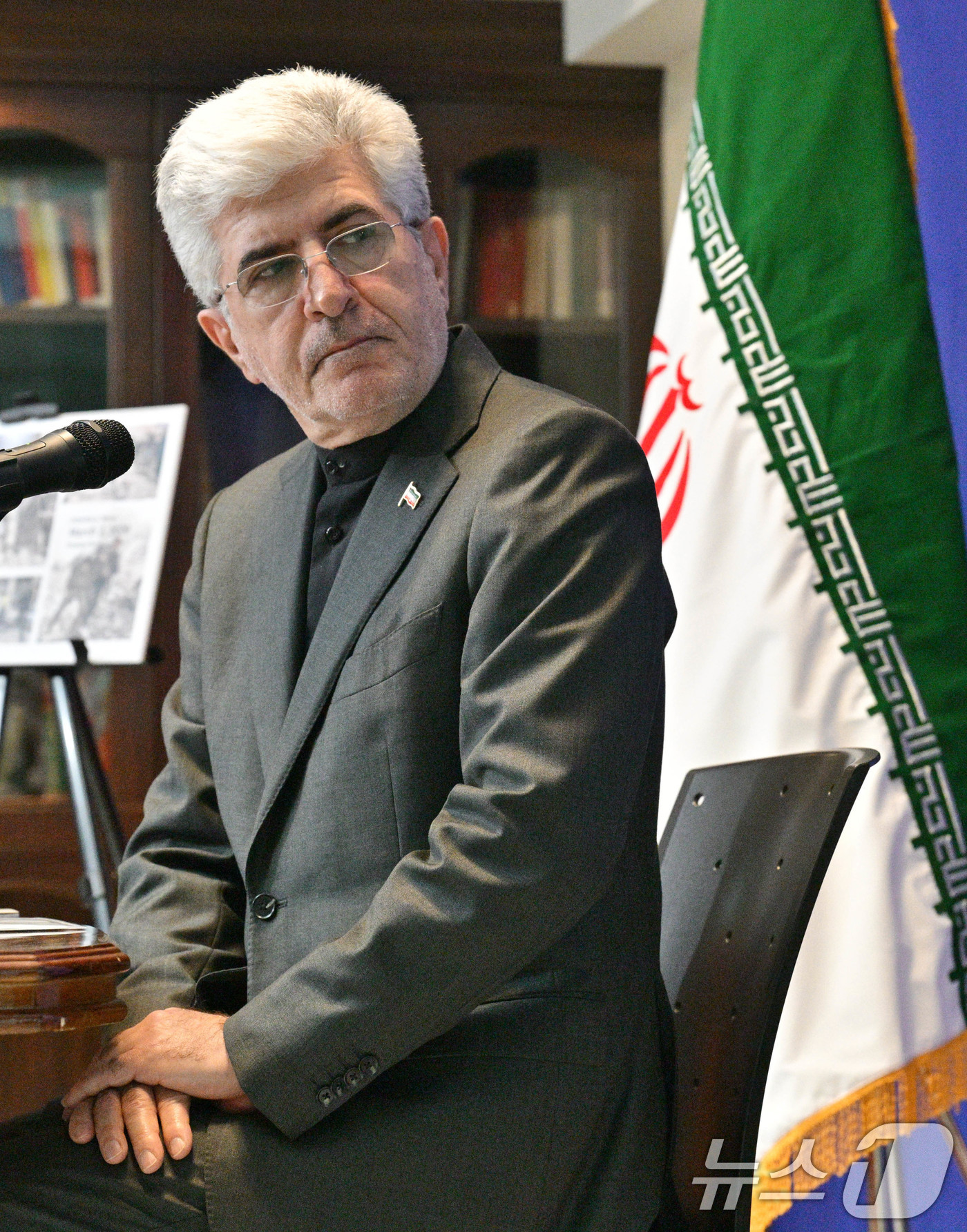 (서울=뉴스1) 최지환 기자 = 사이드 쿠제치 주한 이란 대사가 5일 오전 서울 용산구 주한 이란 대사관에서 열린 미국·이스라엘의 이란 공격 관련한 이란 정부 입장 발표 기자회견에 …