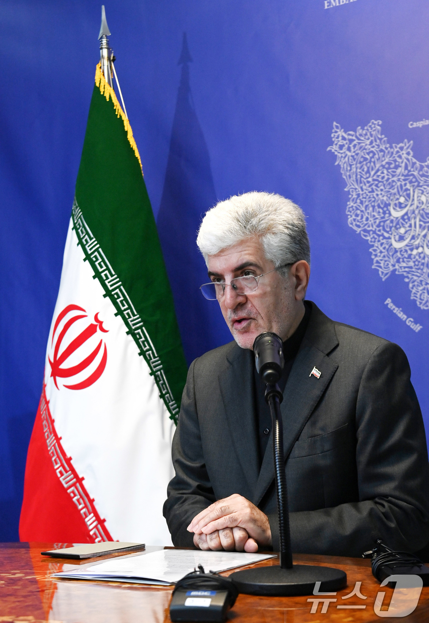 (서울=뉴스1) 최지환 기자 = 사이드 쿠제치 주한 이란 대사가 5일 오전 서울 용산구 주한 이란 대사관에서 미국·이스라엘의 이란 공격 관련한 이란 정부의 입장을 발표하고 있다. …