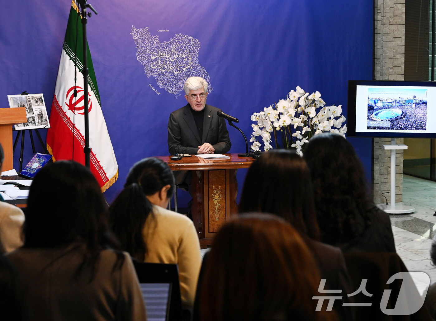 (서울=뉴스1) 최지환 기자 = 사이드 쿠제치 주한 이란 대사가 5일 오전 서울 용산구 주한 이란 대사관에서 미국·이스라엘의 이란 공격 관련한 이란 정부의 입장을 발표하고 있다. …