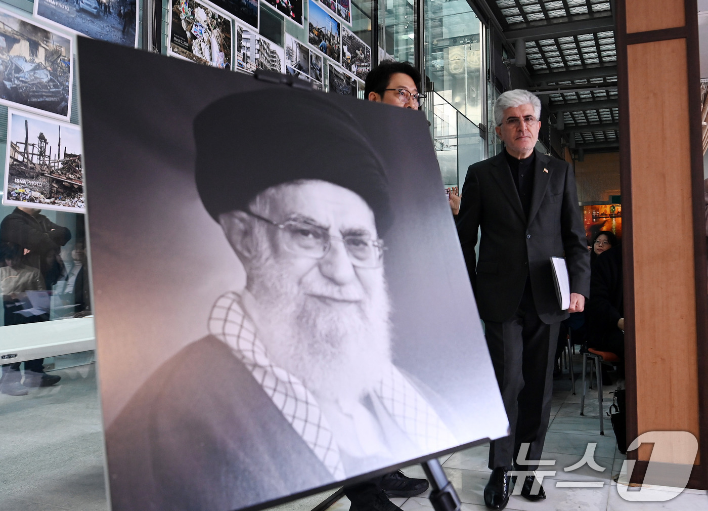 (서울=뉴스1) 최지환 기자 = 사이드 쿠제치 주한 이란 대사가 5일 오전 서울 용산구 주한 이란 대사관에서 미국·이스라엘의 이란 공격 관련한 이란 정부의 입장을 발표하기 위해 입 …