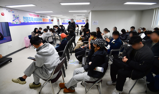 "당첨되면 로또 '천원주택'"…포항 신청 첫날 북새통