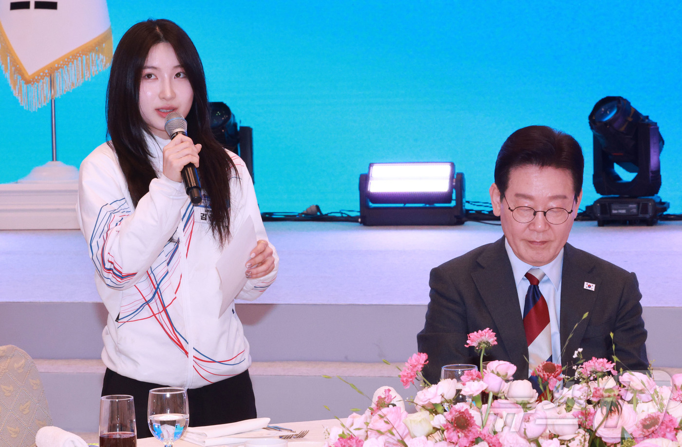 (서울=뉴스1) 이재명 기자 = 2026 밀라노·코르티나담페초 동계 올림픽에 출전한 김길리가 5일 청와대 영빈관에서 열린 동계 올림픽 선수단 오찬에서 건배사를 하고 있다. (청와대 …