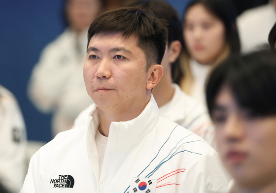 국민의례하는 유승민 대한체육회장