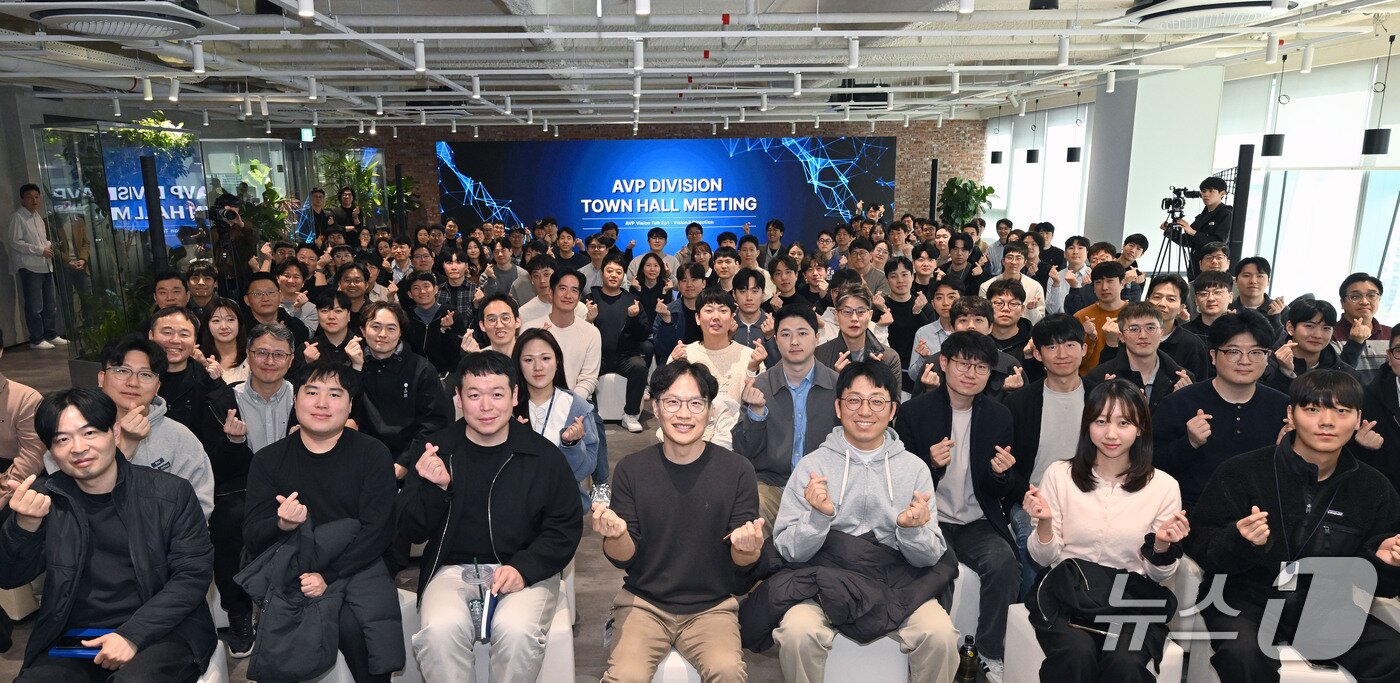 본문 이미지 - 박민우 신임 현대자동차그룹 첨단차플랫폼(AVP) 본부장 사장 겸 포티투닷 대표가 5일 판교 테크원에서 열린 AVP본부 타운홀 미팅에서 발언을 하고 있다. (현대차그룹 제공)