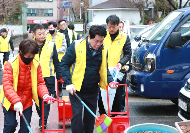 관악구, 21개 동 릴레이 봄맞이 대청소…생활폐기물 5% 감량