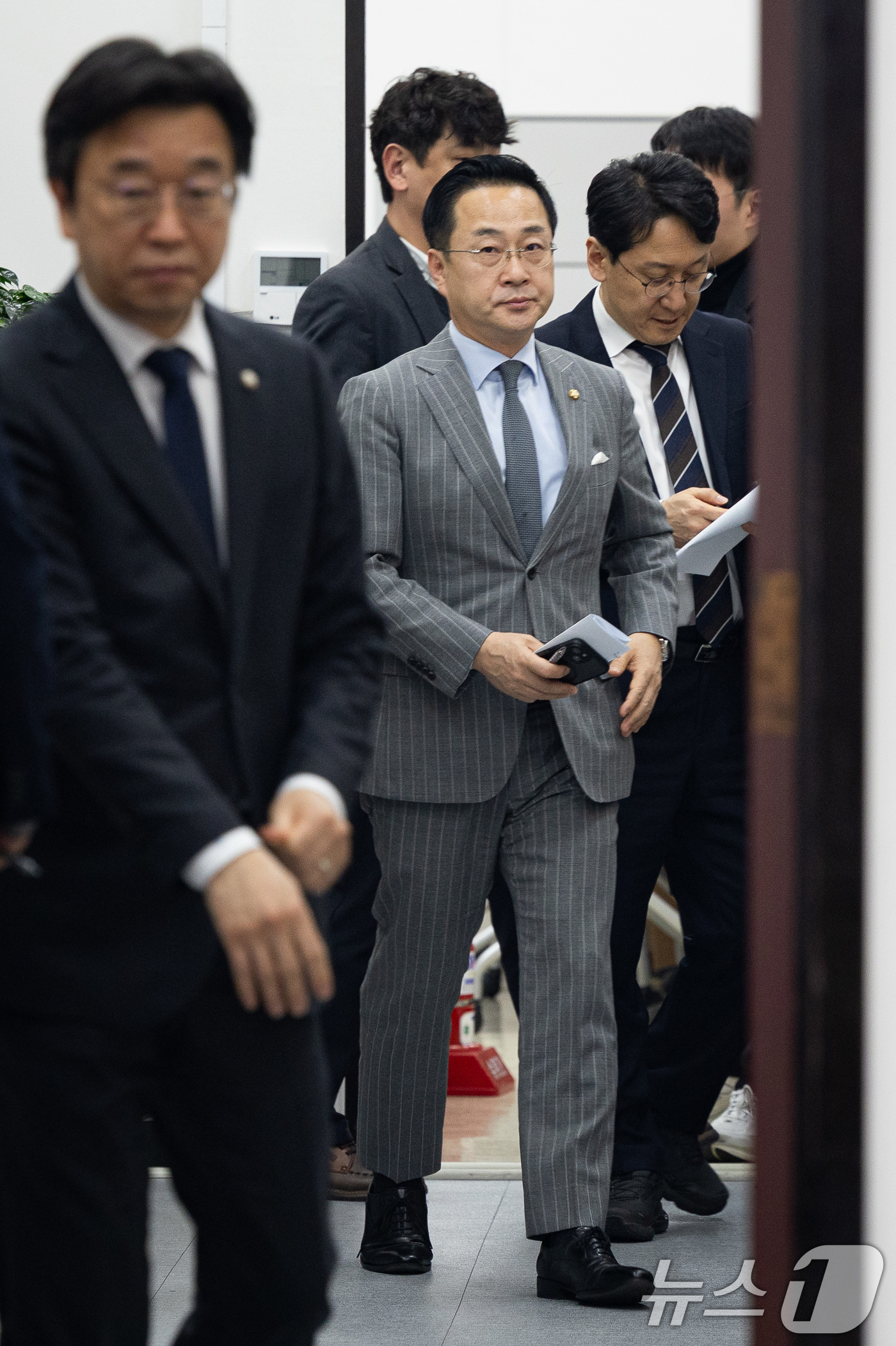 (서울=뉴스1) 유승관 기자 = 박성준 더불어민주당 공소취소 추진위원회 부위원장이 5일 서울 여의도 국회에서 열린 윤석열 정권 조작기소 진상규명 및 공소취소를 위한 국정조사 추진위 …