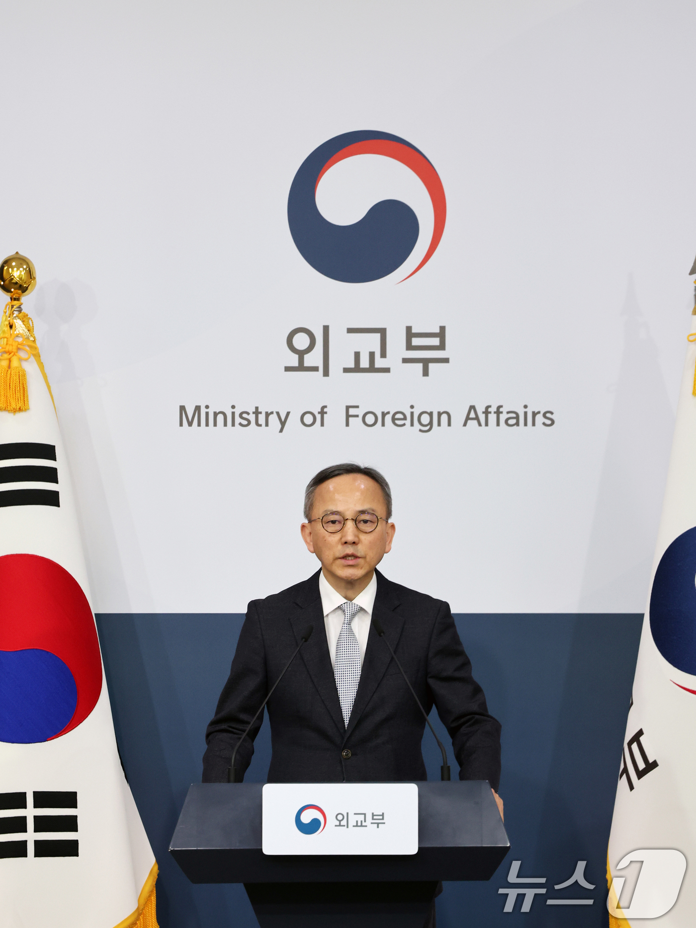 (서울=뉴스1) 황기선 기자 = 박일 외교부 대변인이 5일 오후 서울 종로구 정부서울청사에서 중동 상황 및 재외국민보호 관련 브리핑을 하고 있다.  2026.3.5/뉴스1