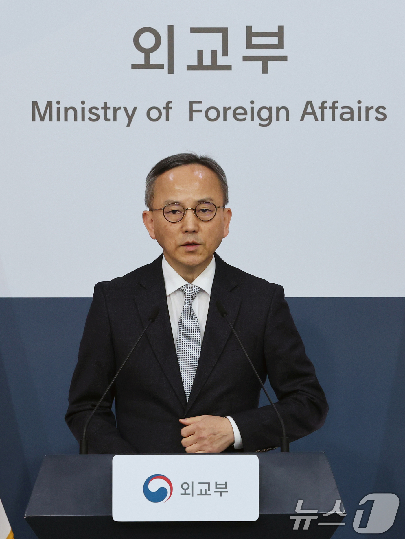 (서울=뉴스1) 황기선 기자 = 박일 외교부 대변인이 5일 오후 서울 종로구 정부서울청사에서 중동 상황 및 재외국민보호 관련 브리핑을 하고 있다.  2026.3.5/뉴스1