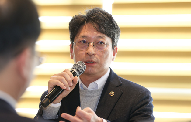 가덕도 착공 속도 내지만…"안전 기준은 절대 낮추지 않는다"