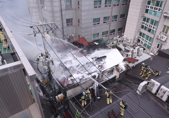 종로구 종묘 인근 건물 화재 발생