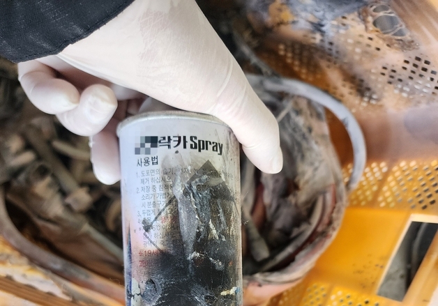 영동 자동차 정비소서 용접 불티에 스프레이 폭발…50대 화상