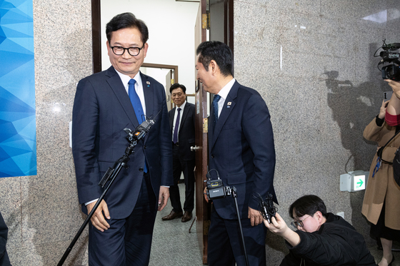 송영길 전 대표와 면담 마친 정청래 대표