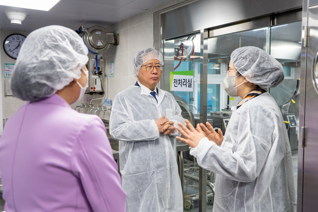 김석준 부산교육감, 새 학기 학교급식 특별점검